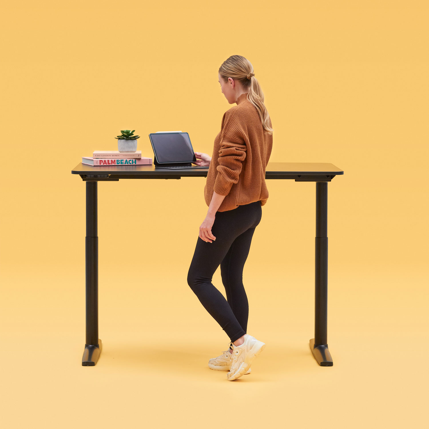 What Is The Ideal Office Desk Height And Why It Matters? - Slouch