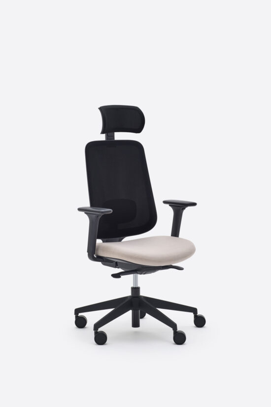 Task One – Black Frame – With Arms – Cedar – Headrest