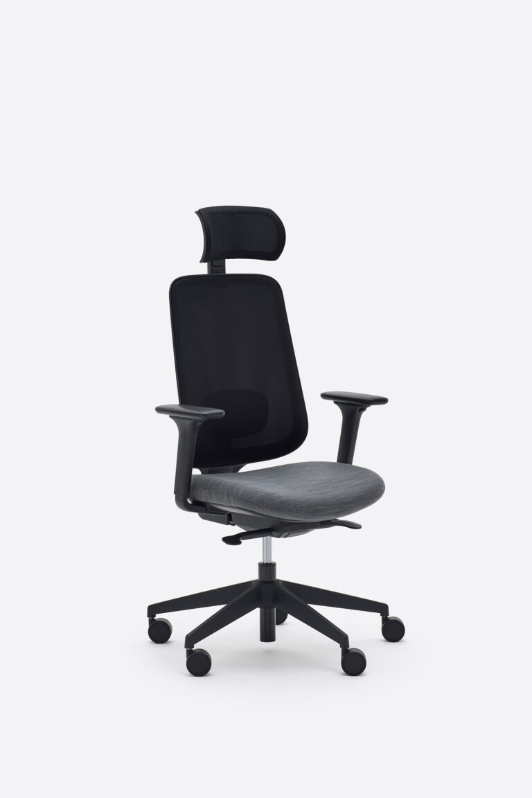 Task One – Black Frame – With Arms – Charcoal – Headrest