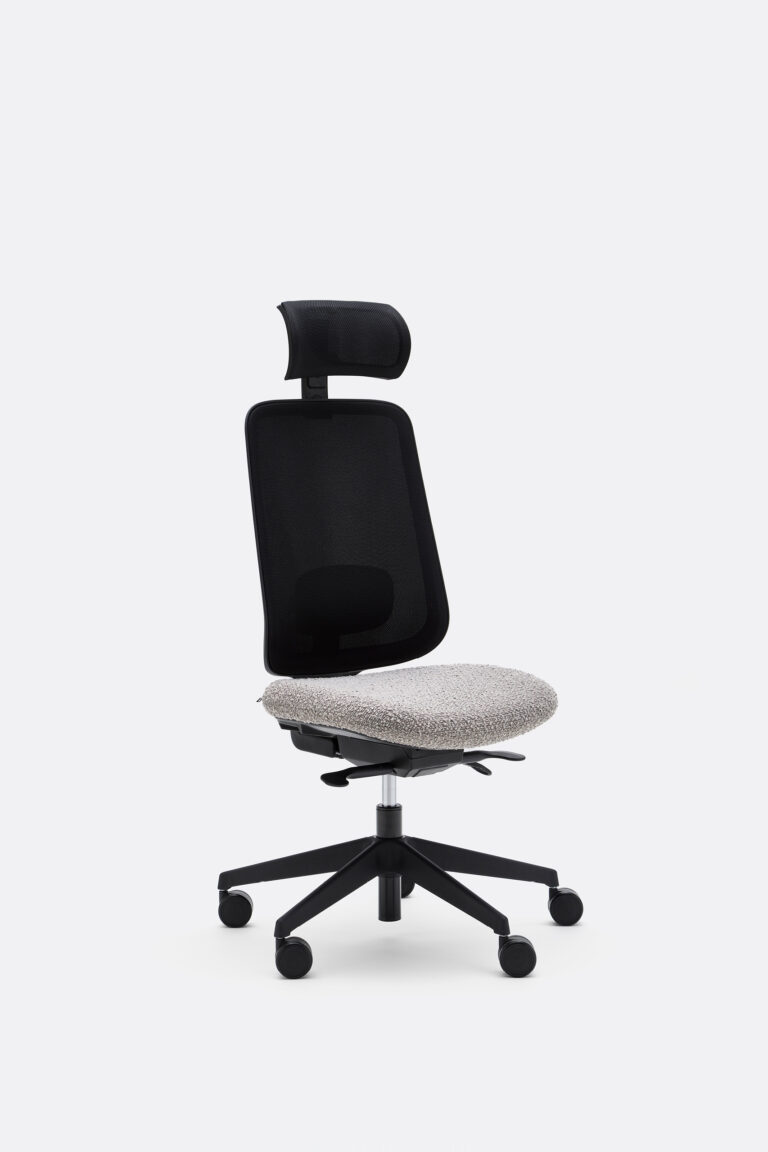 Task One – Black Frame – No Arms – Dove – Headrest